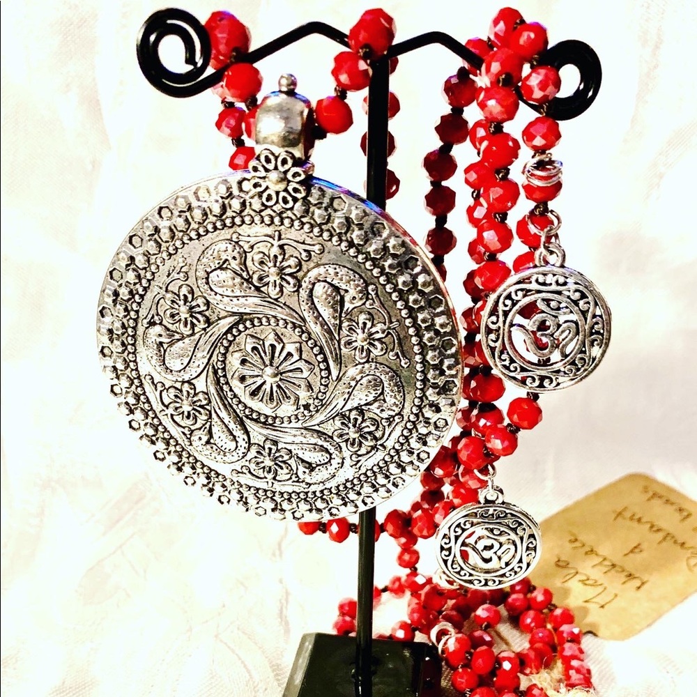 Gorgeous handcrafted Mala necklace!